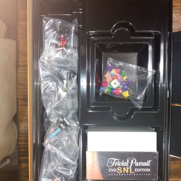 Milton Bradley Trivial Pursuit: SNL Saturday Night - Picture 7 of 9